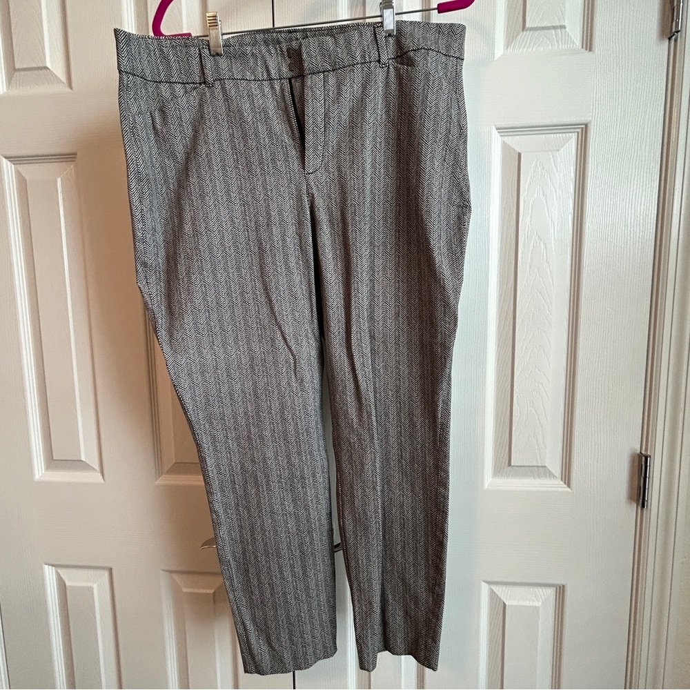 Old Navy High Rise Pixie Pant